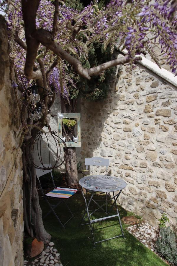 La Maison Wisteria Saint-Pantaléon-les-Vignes Exterior foto